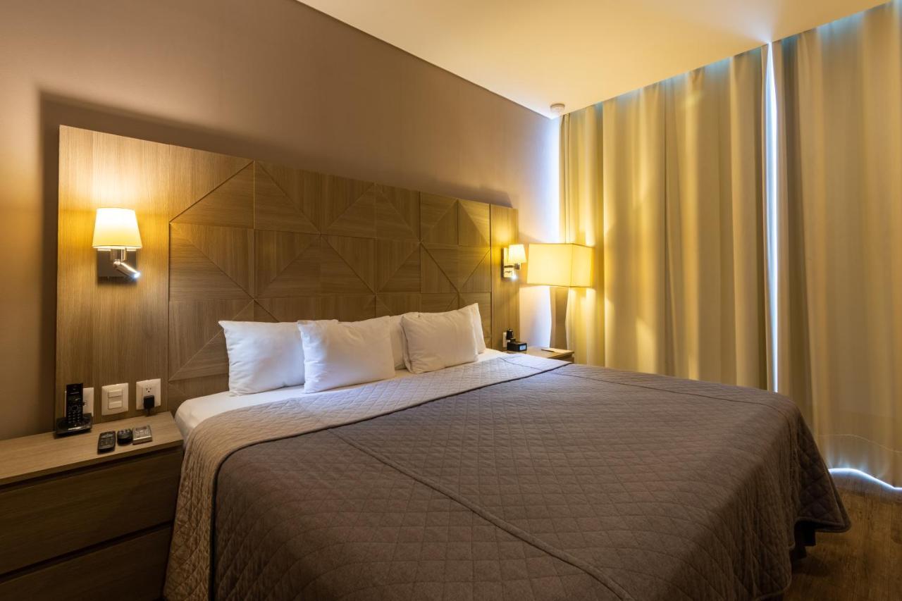 Hotel Glow Point - Mulza ليون المظهر الخارجي الصورة